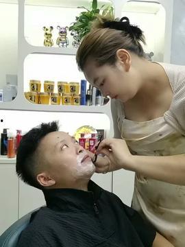 理发搞笑视频,一场搞笑视频的喜剧盛宴